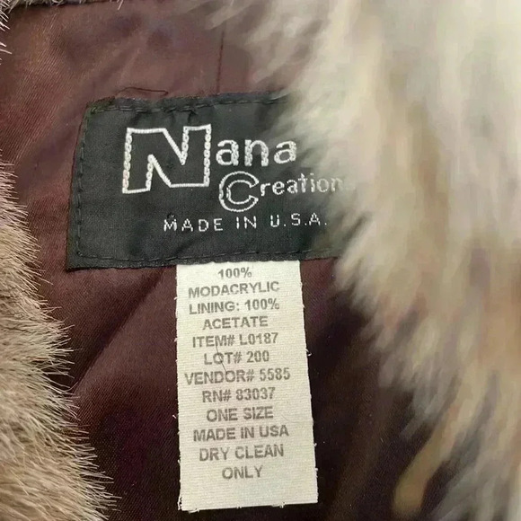 NANA CREATIONS Vintage faux fur WRAP CAPE PONCHO
One Size - Picture 3 of 9